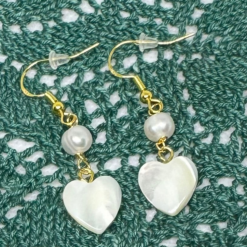 Ferskvannsperler og sjell ørepynt