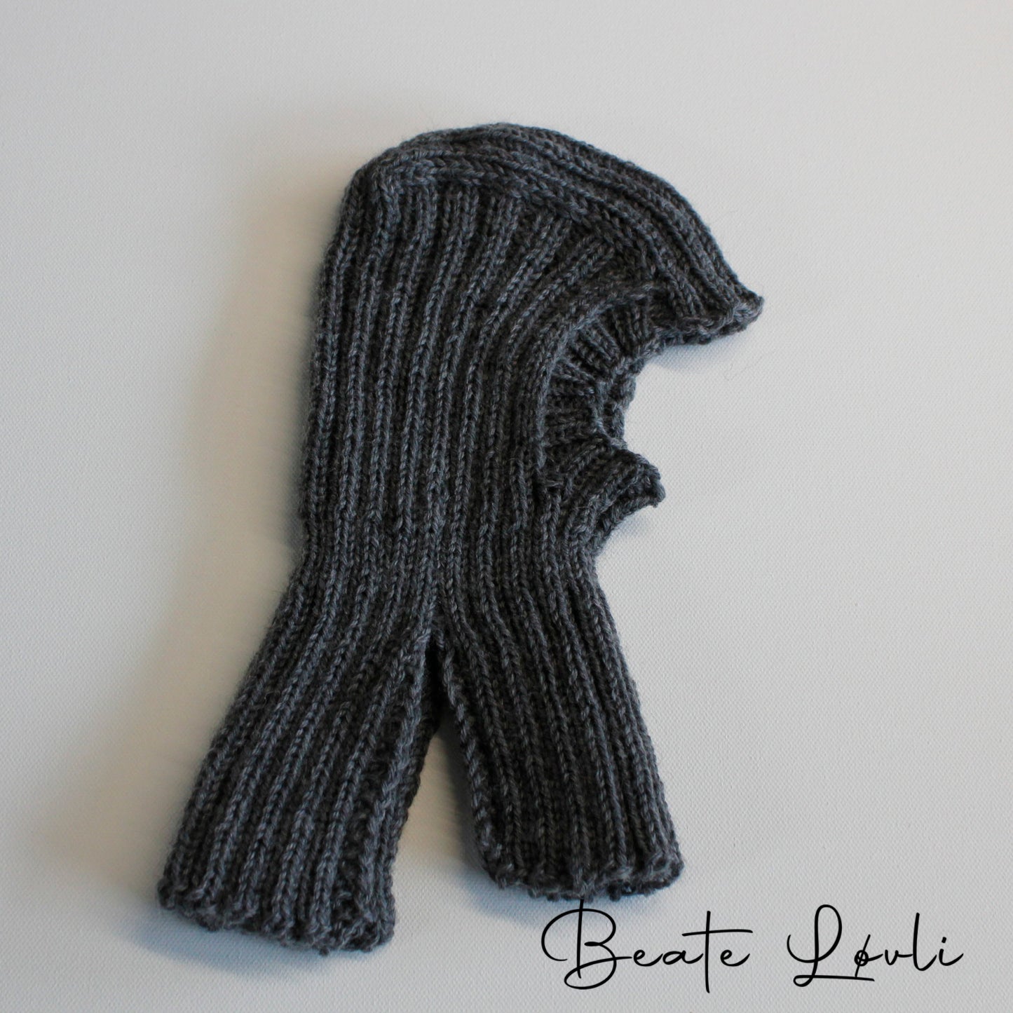 Clava Barnelue med hals