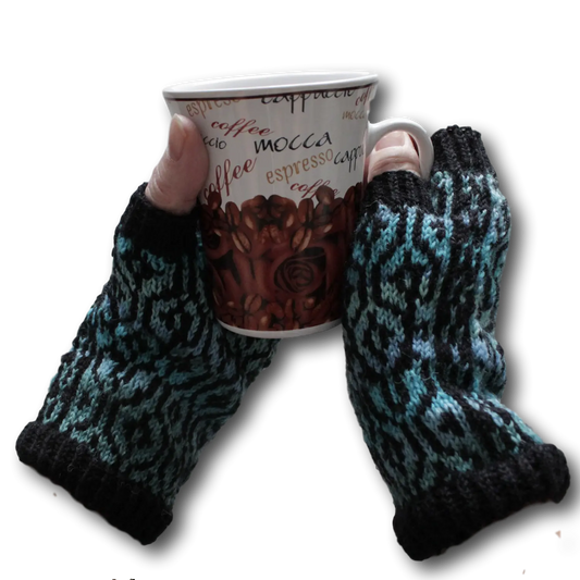 Chain pulsvanter vist på modell med kaffekopp