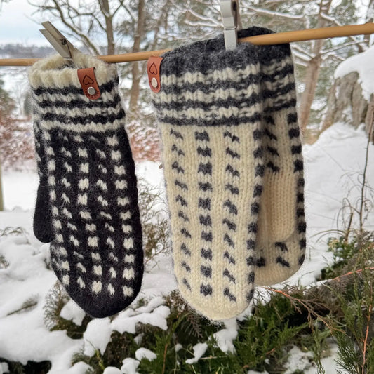 Islender Frost Tova Votter hengende på snor i vinterlandsap