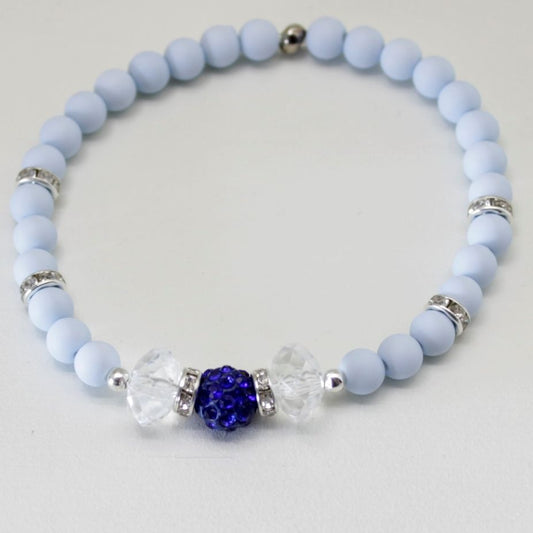 Elegant armbånd med blå chamballa