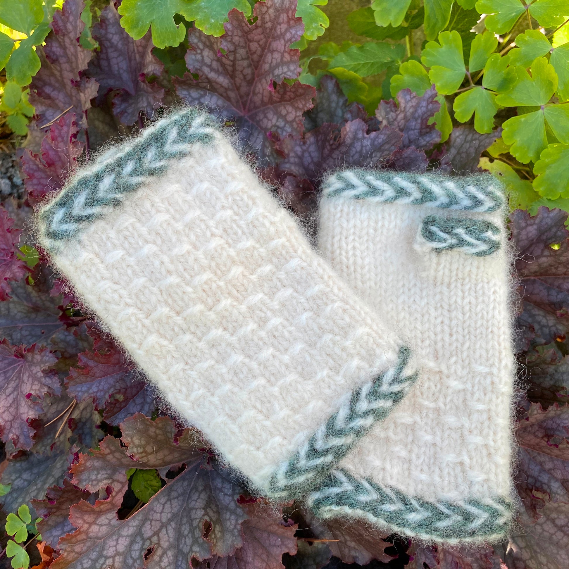 strikkeoppskrift på pulsvanter med struktur