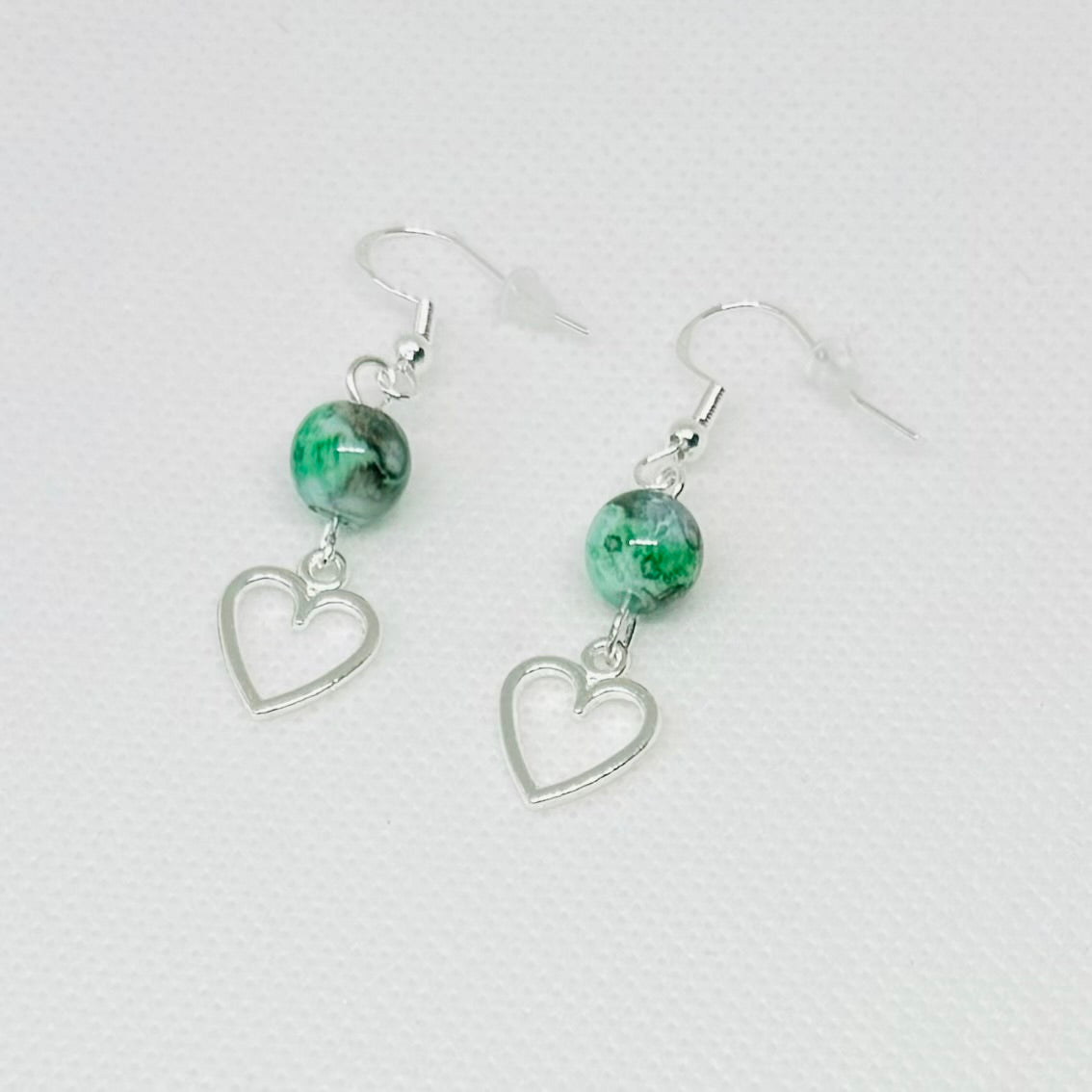 Hjerter ørekroker med knust jade
